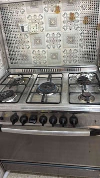 طباخ نظيف • عين وحدة تحتاج تصليح • مكاني البياع