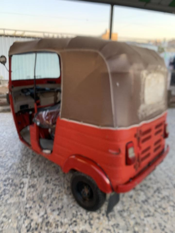 سلام عليكم للبيع موديل 17 بلادية مكينة 20 جديدة أوراق المصطفى التكتك كاملة من كلشي عوزهة بس بوليش مكاني بغداد مدينت الصدر الحبيبية السعر 3و200 ستفسار ***********
