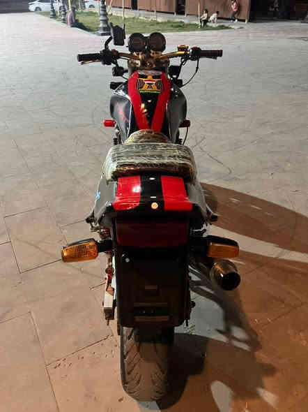 دراجه سبي فور 400
نضافه فول وسعر خيالي 16 والف وراق أصولي كمركه مدفوع كامل شطر الترقيم

) مكفوله كفاله عامه (دراجه))) على ايدي مال جناي

مزوده تزويد كامل من التاير للتاير صالنصه الابلاديه مالتها

( عليها ادامه كامله من تنضيف كابريتر / تبديل دبلات خلفيه  جديده/ زنجيل / بطاريه / تايرات زوج / و بلكات اصليه تخم كامل NGK  ) 

(معدل شرط 180 وتعبر كمرك مدفوع وكامل شرط الترقيم ) بطناش شرط 123

كلشي شغال بيه كهرباياته كامله فصله نار شرط جاهزه على الاخير

 بنكره بكل وقت نضافته كدامك
( تحكم بلواقع وبعد أحله من صوره) 
السعر  (۱) مليون و 700  / مكاني النجف الشراي يتصل /***********  
(سبب البيع الوالد)
