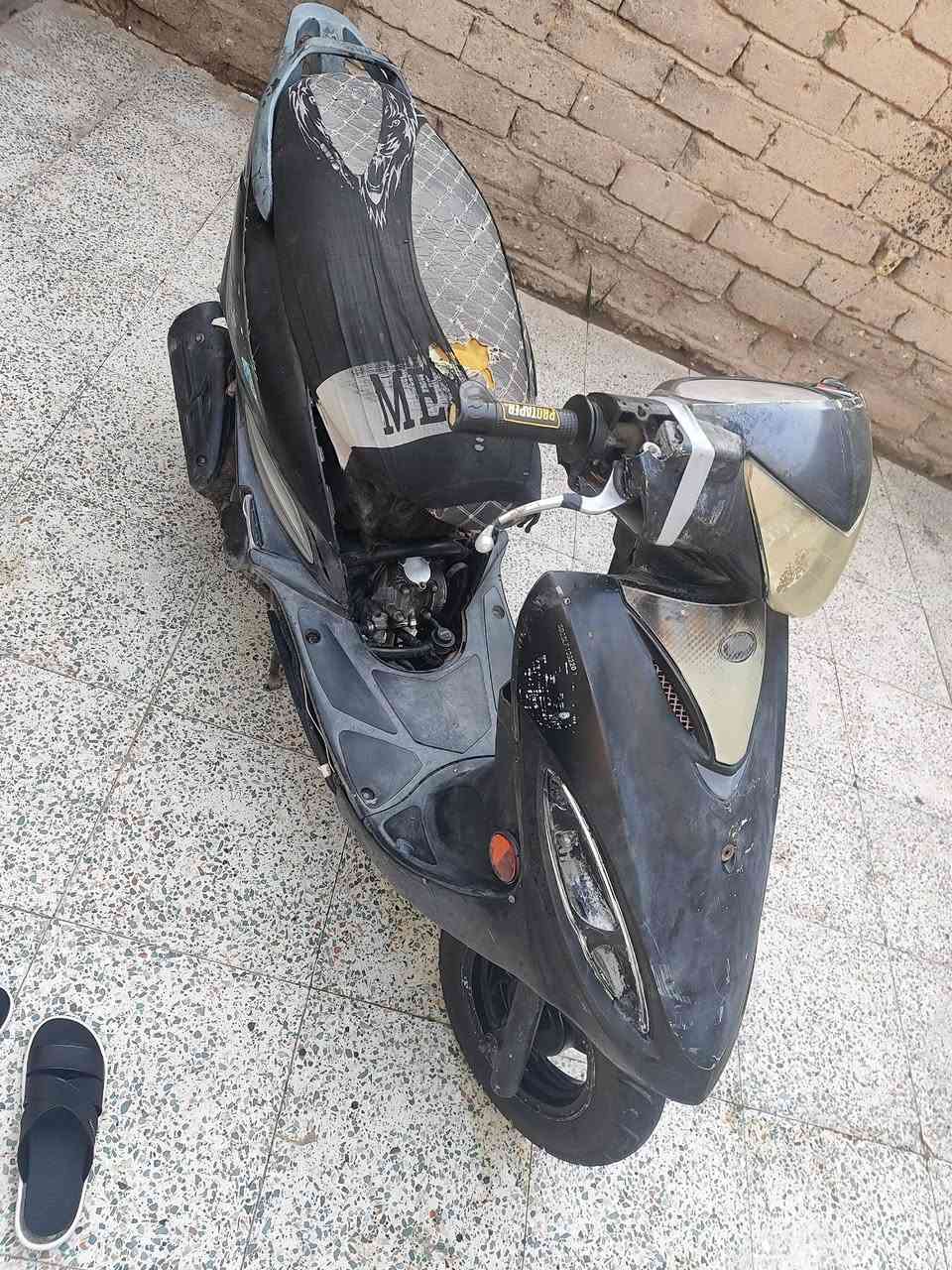 السَلٱمٌ عـَلـْيگمّ جي فور للبيع دراجه حلوه ونضيفه سعر 300 وبيه مجال السفتسار *********** واتساب
