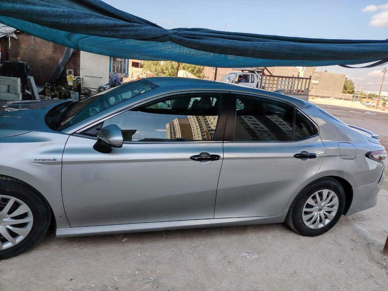 السلام عليكم 
تويوتا كامري موديل 2021 هايبرد وارد امريكي حادثها كلش حلو خلفي جاملغ وقبق الجنطه سياره فول عدا الفتحه بصمة تشغيل وبصمة ابواب وصندوق بصمة هندبريك بصمه تحديد مسار كامره خلفية دواره قطعتين تبريد شاشة اعطال وبيها هواي مواصفات بعد سياره جديده وجاهزه ما تصرف عليها برغي كامله من كلشي السعر ١٩٥ وبي مجال
للتواصل *********** بغداد, العراق
