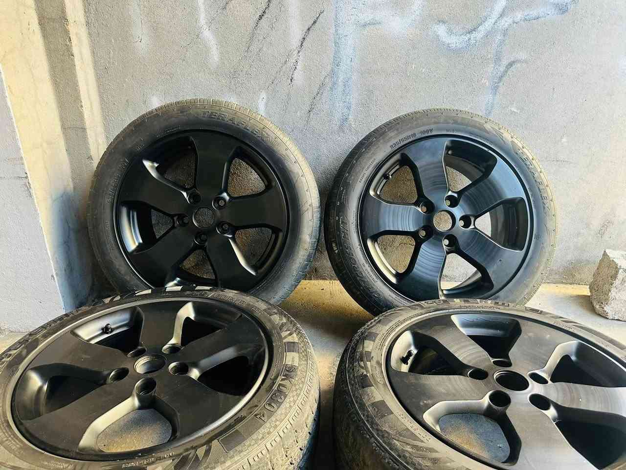 ويل كب jeep 
حجم ١٨ ويا تايرات 
اصلي شريكه 
يرهم كل انواع جيب 
مكفول 
سعر ٣٨٥ الف بلاش 
*********** واتساب موجود 
توصيل كل عراق موجود
