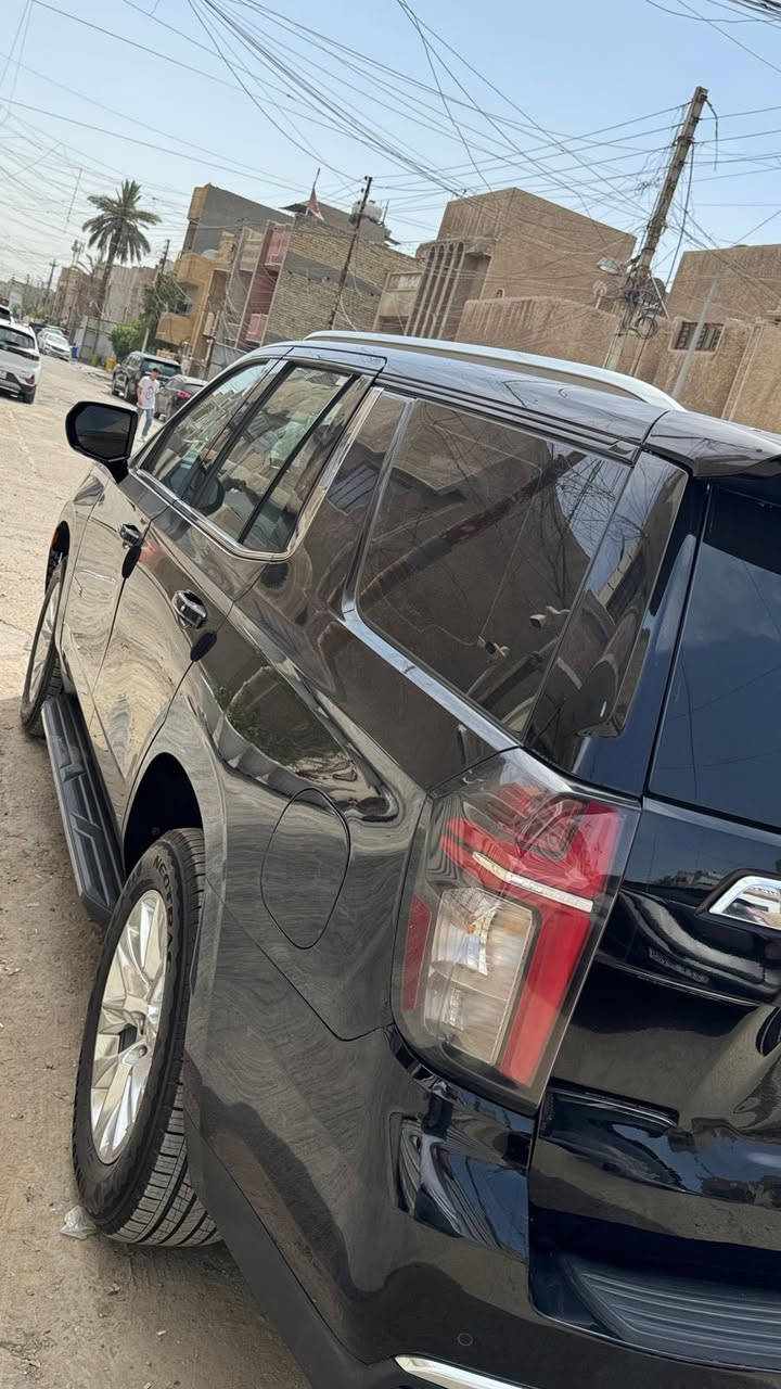 تاهو للبيع مديل 2023 ls 
خليج مكفول من الصبغ والتبديل بيهه فقط ملاحظات بارد 
-بجم محدث برايمر والدعامية الاصلية موجودة ومكفولة 
-شاشة عدادات دجتل 
-علامة ضوء القمر بلادي 
-ويل 20 
-تخم تاير جديد 
-رادار امامي 
-تحديد مسار 
-نقطة عمياء 
-ثلاجة 
-كشنات خلفي متصل 
-باقي المواصفات ls المعروفة 
-السيارة ماشية 107 الف كيلو 
-السيارة رقم بغداد وبأسمي 
السعر 415 وبيهه مجال بسيط
***********
