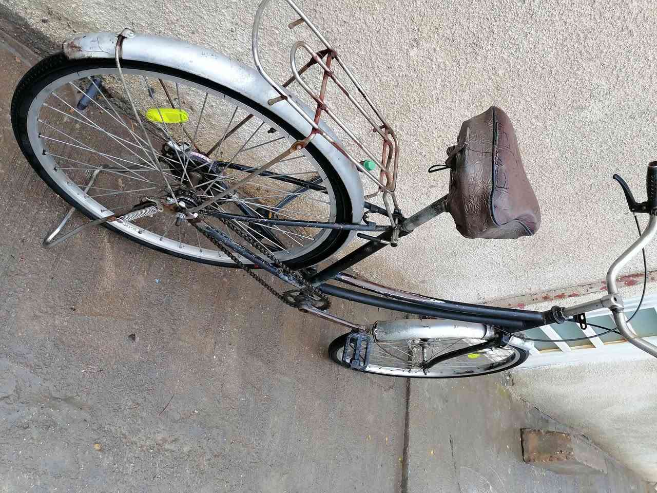 السلام عليكم باسكل للبيع حجم ٢٦ بريكات شغاله باسكل جاهز سعر ٤٠ مكاني الاثورين الدوره ***********
