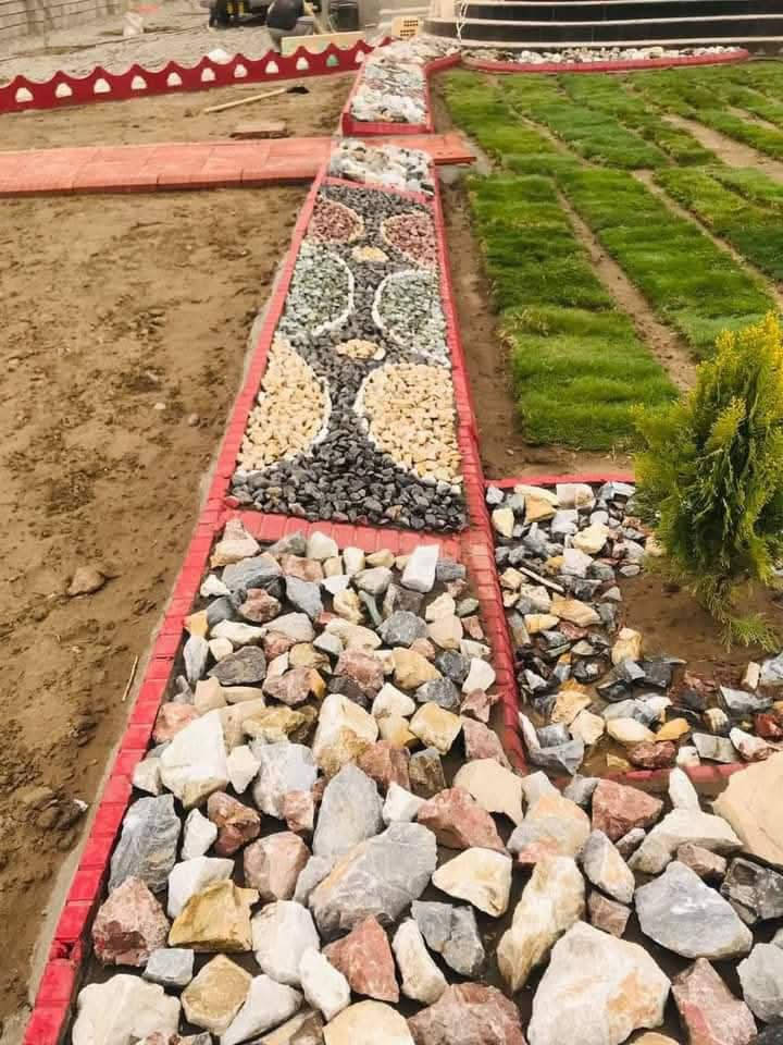 زراعة النباتات🌾🌴🌱والازهار وقص الثيل
وعمل الديكورات والتصاميم،الحديثة للحدائق،وعمل وسياجات BRC وسياجات الحدائق، بواسطة الاحجار الملونة والاشتايكر والحلان  ،
ونعمل على تصميم الشلالات 💦والنوافير.⛲ للتواصل *********** وتساب
