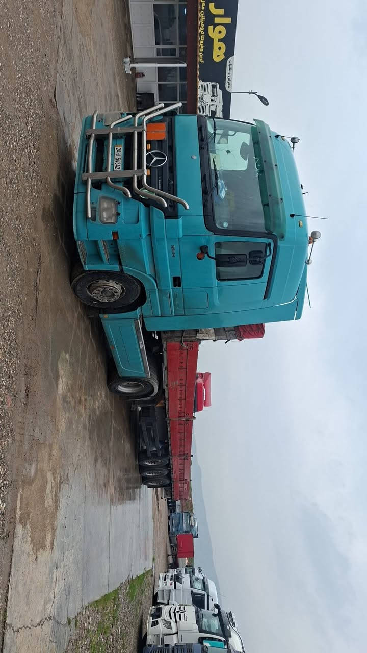 بسم الله الرحمن الرحيم 
مارسدس اكتروز تاك ويل دبل قماره تريله فلات جوانب متحريكه  تاك تاير بالون 42 طن 
موديل .2006. حجم محرك  18.44
مواصفات . تبريد . تايدر 5 طقات . ثلاجه داخل كير كلاج محور قصير كاسيحه زعانف اسبايدرات ابلاد 
عربانه . شميتز جوانب . مجموعه . دسك بريك دنكيل رفاع دسك خارجي شاصي كفرنايس بدون كسر بدون فطر 
كير محرك اكسن شاصي صبغ مكفول كفاله عامه شرط 
السعر  365 معا مجال 
 رقم سنويه جديد تحويل مباشر . رقم دهوك 
عنوان معرض هوار طريق دهوك موصل جمبور عميريه 
***********
***********
***********
