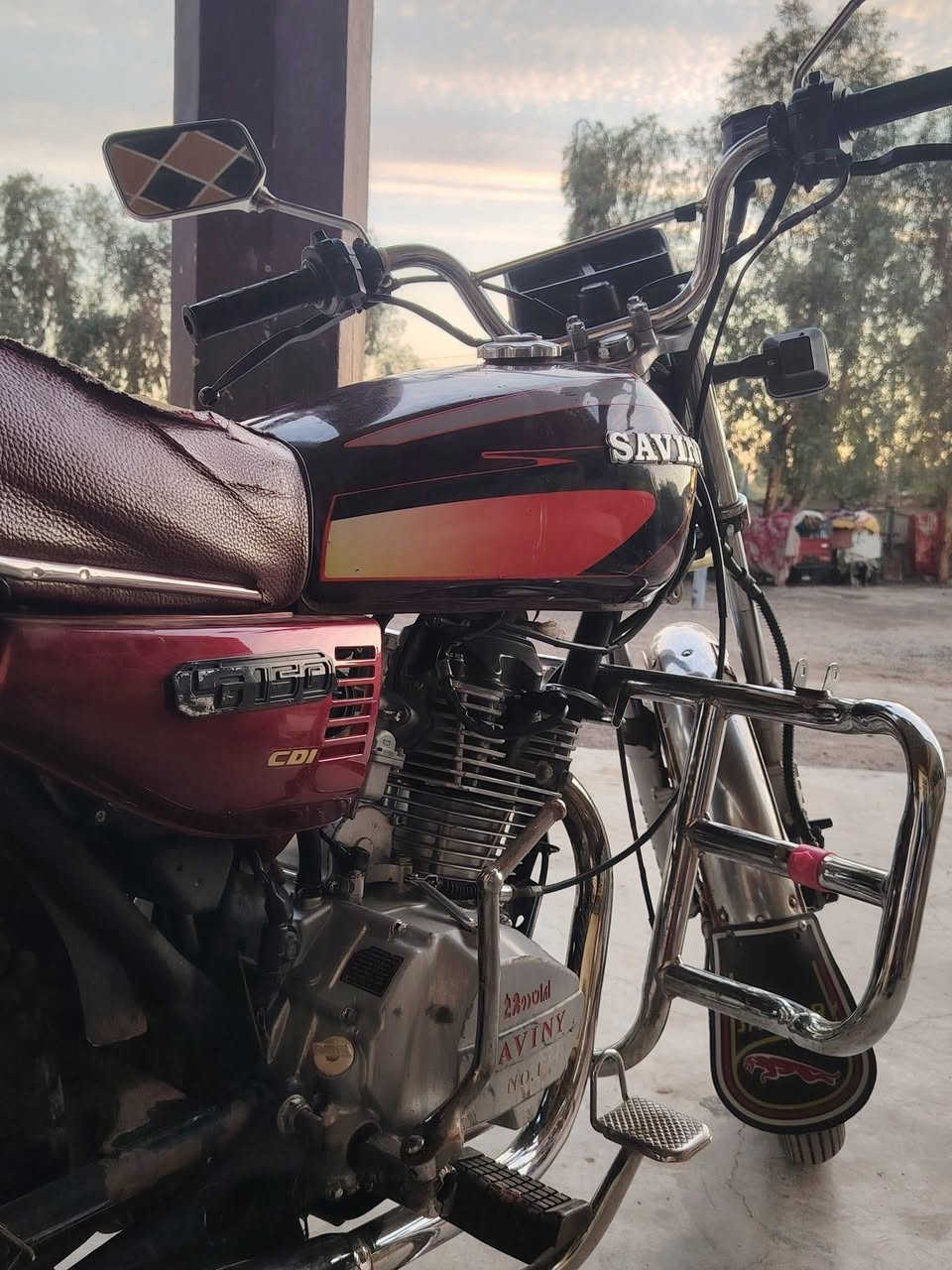 سلام عليكم دراجه يراني للبيع موديل ٢١ اوراق كاملة كهربائيات كلهة شغالة سلف نهدر كاملة مابيهة اي نقص السعر ٤٥٠ او بيهة مجال مكاني بغداد جسر ديالى جديد ***********
