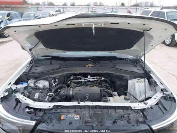 سلام عليكم 
بيع او مرارس حسب القناعة فورد اكسبلورر تمبرلاين فول مواصفات بانوراما داخل جلد زيتوني مقاعد سياحي وبيها بعد هواي مواصفات السياره بدون صبغ فقط بارد بعدها ع وضع الشركة تترقم جميع المحافظات

استفسار اكثر ***********
