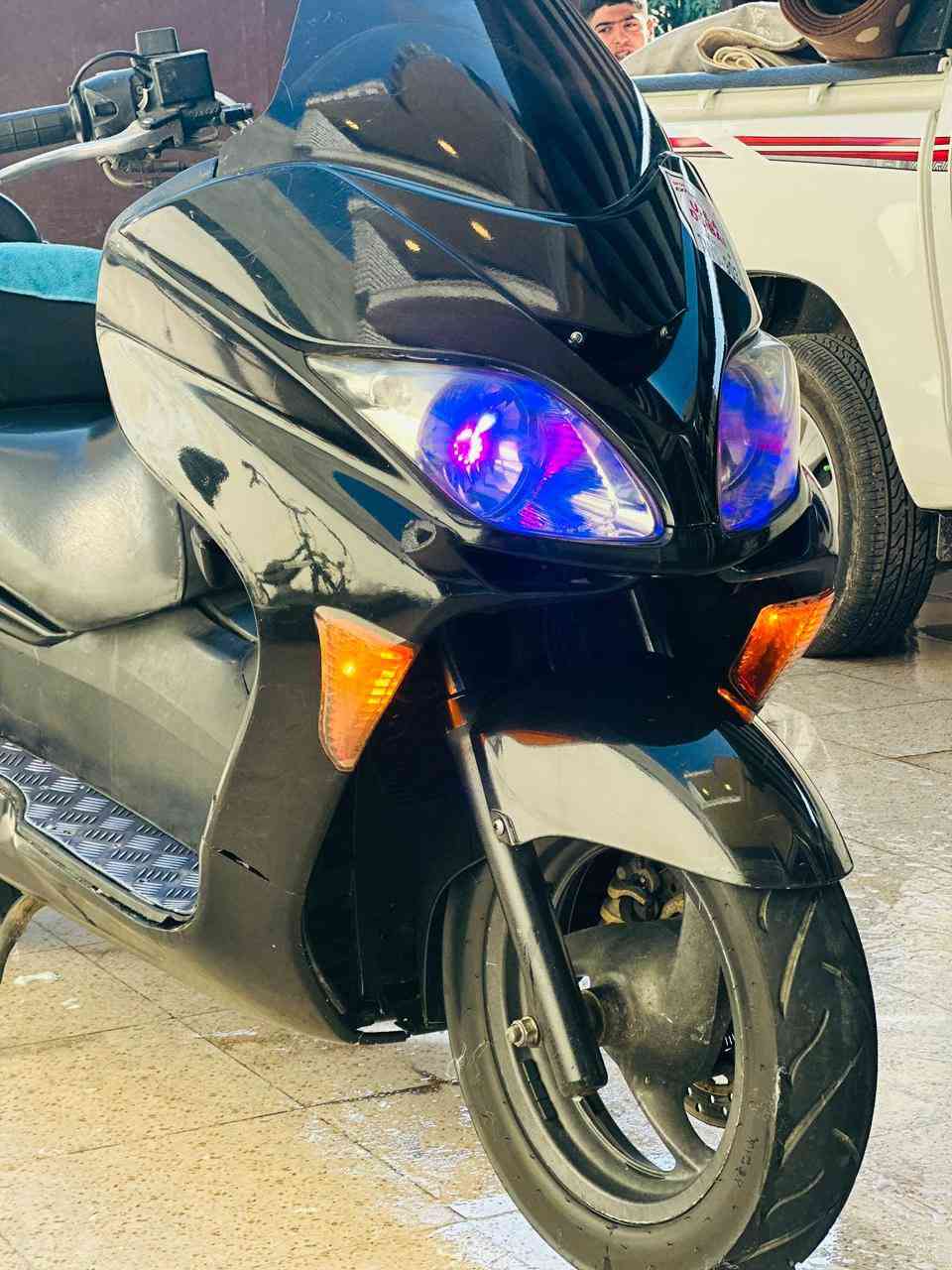 سلام عليكم فورزه 08
دراجه كفاله من الطول للطول مابيه اي الدراجه ABS تدفئه يدات الدراجه بصمه الدراجه مكينه مكفوله مامفتوحه 
منضومه زنون رماش عالي ناسي 
العنوان ديالى بعقوبه 
السعر 975 وبيها مجال قليل 
***********
السعر كلش مناسب بهيج دراجة كفاله
