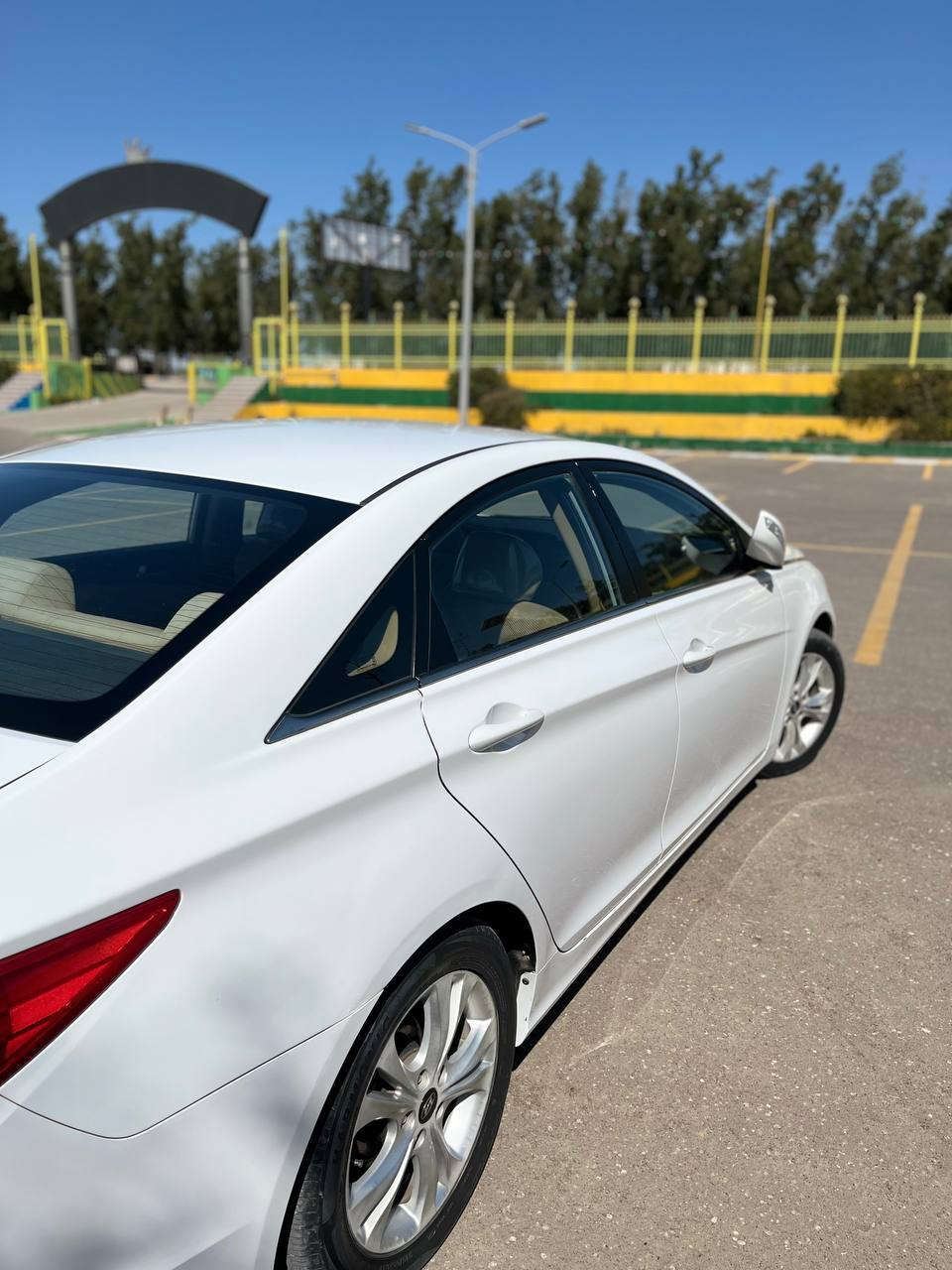 السلام عليكم
للبيع

سوناتا موديل 2012 مكفوله كفاله عامه

سياره جديده ماشيه 120الف فقط
بسمي تحويل ثاني يوم 
مكانه النيل الصياحيه الاتصال ع هذا الرقم ***********

***********
