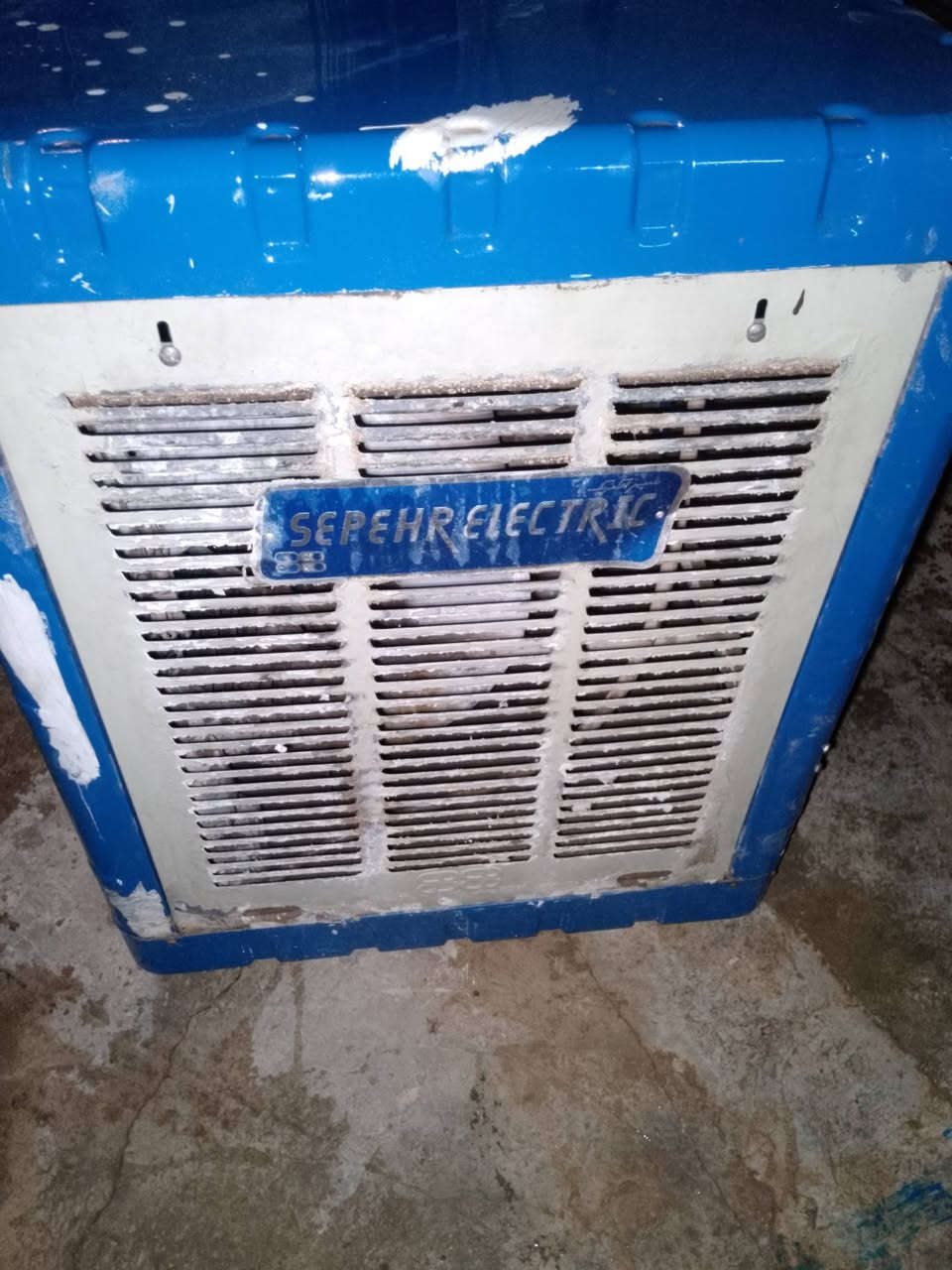 للبيع موبرده سوبر الكتريك حجم 2ونص ماطور بلادي صرعتين قطرات صبغ مابيها السعر 120وبي مجال قليل***********
