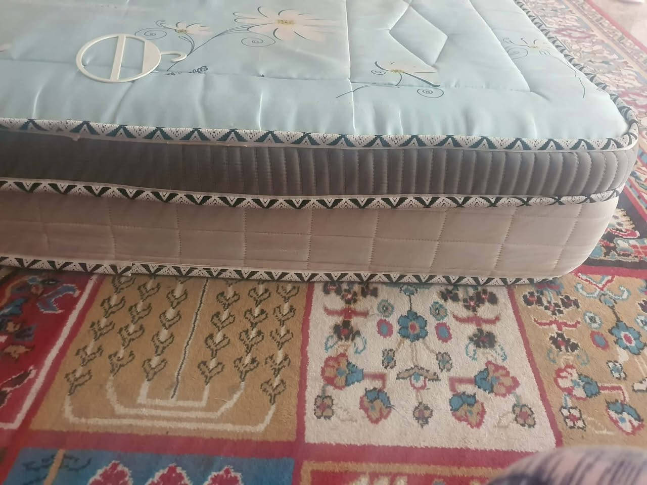 حي المعلمين شارع محمد الجواد 

الطول مترين والعرض متر ونص 
بيه طبقة طبية مو ابو السبرنك ❌

ماخذينة ب 200 يردوه ب 90

الشراي يتفضل خاص


**إذا كنت صاحب هذا الإعلان وتريد حذفه لأي سبب، رجاءا أرسل رسالة إلى الدعم الفني**