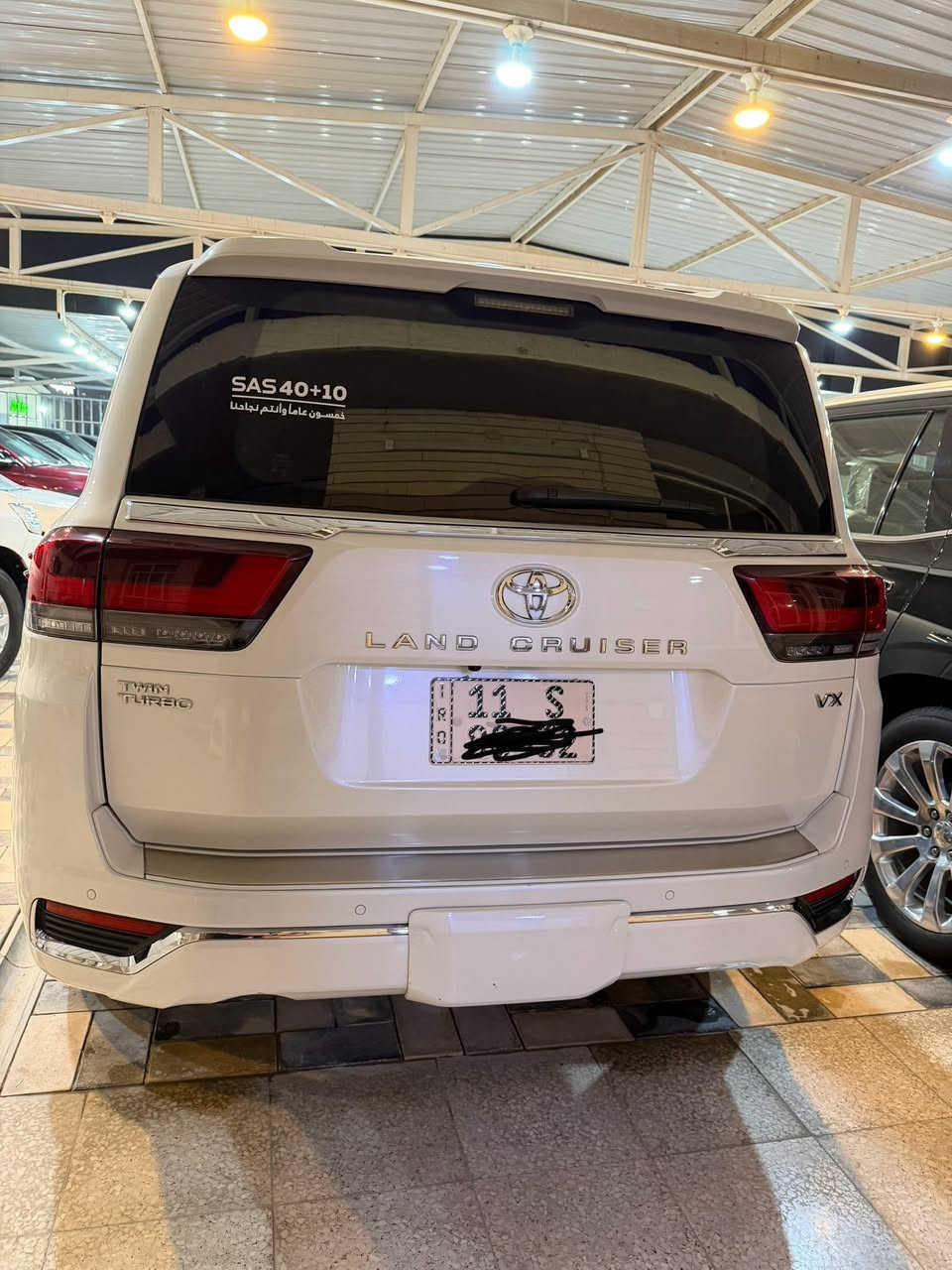 لاندكروز 2023 
Vx توين تيربو 
فول مواصفات اعلى فئة بالاندكروز 
كفاله عامه حتى من الزلغ 
السيارة ماشية 32 الف حقيقي وبعده بالضمان 
علمن ان السيارة ساز 
مكان السيارة /النجف الاشرف 
الاستفسار / ***********
