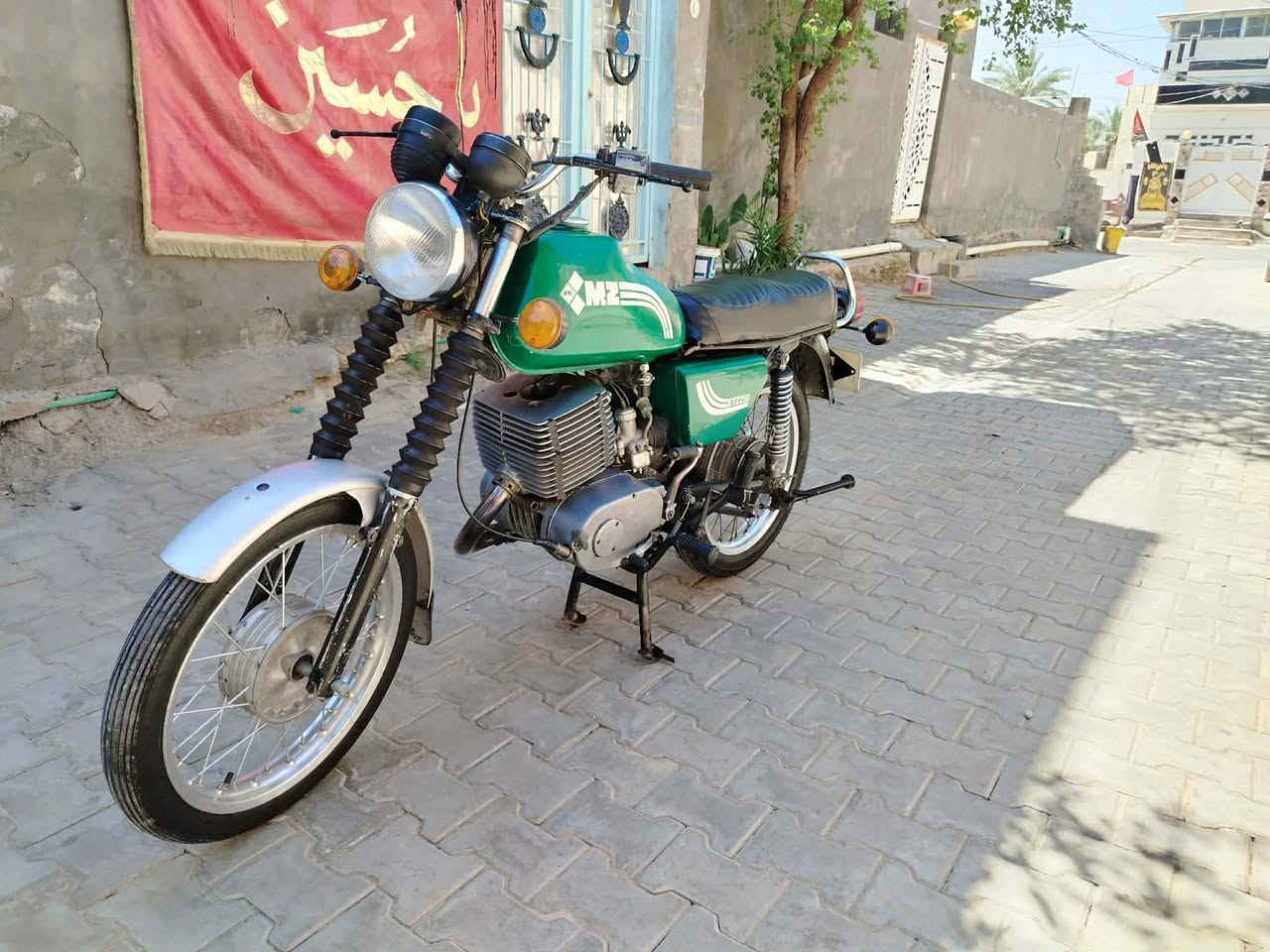 السلام عليكم اخوان دراجه MZ  بدون  82 دراجة جاهزه من كلشي سايز 2 وبيه لحيم بلخشم مكينه وكير مشروطات  مكان دراجه نجف مشخاب   سعر مليون و200 وبيه مجال الموشراي لا يتصل ***********
