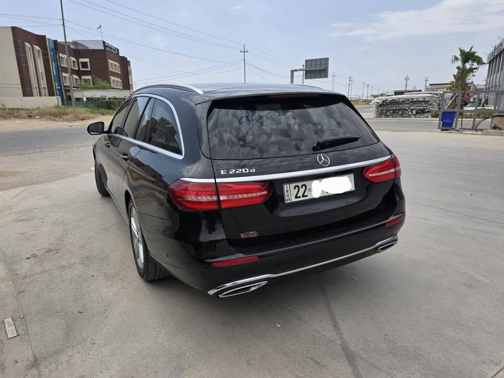 Mercedes benz TDI , V.4  220 d كاز توربو مرغوب بي موشكيله يه زور خاوينه مشاءالله سياره زور جوانه يك داسته باناوي خومانه مكينه كير باشارته تايه نوي كورايه رقم سانوي نويه ته  28 شرکت team car 🚗 .. 178  km روشتيه مواسفات فوله باس سليت نيه و  وارد   ألماني مواسفات ماتريكس  رقم *********** أربيل, العراق
