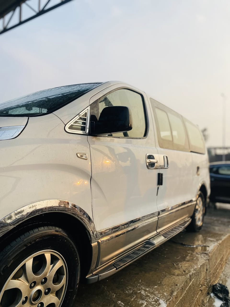 سلام عليكم ستاركس 2008 محوره مسكر اوتماتيك سياره كفاله عامه بس بارد بلسلايت الايسر  ،مكينه وكير جديد  منظومة تبريد جديده  سياره مصفره ورقم انكليزي  بسمي سعرها ١٣٨ للتواصل ***********  مكاني هاشميه مكلف بلنشر
