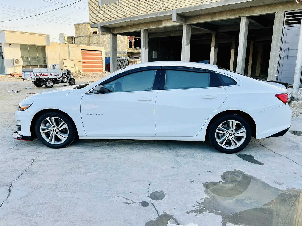 السلام عليكم شيفروليه ماليبو ٢٠٢٢ للبيع
🟢السياره وارد امريكي / بيها بس جاملغ نفسه معمر فقط لاشاصي لالغد لا اي شي ثاني ( بدون ايرباك )
 وبقية السياره مكفوله 
 🚩فحص السياره مرفق مع الصور 🚩
هزه جديده +سنويه جديده 
مكينه  بالكارتون مكفوله 
كير مكفول 
حداديه نظيفه 
تخم تاير جديد عليها  + وياله جديده 
باتري جديد 
تبريدها ثلج 
شاشه ( كاربلاي واير لس واندرويد اوتو ) 
كامره خلفيه 
اوتو ستوب 
الكشنات مغلفه 
عليها منظومة زنون الليل نهار يصير 

⚪️رقم ذي قار حره بإسمي 
(لوحاتها الدوليه الجديده طالعات )
السعر / ١٣٤ ورقه وبيها مجال 
العنوان : الناصريه / حي اور 
للاستفسار : ***********
