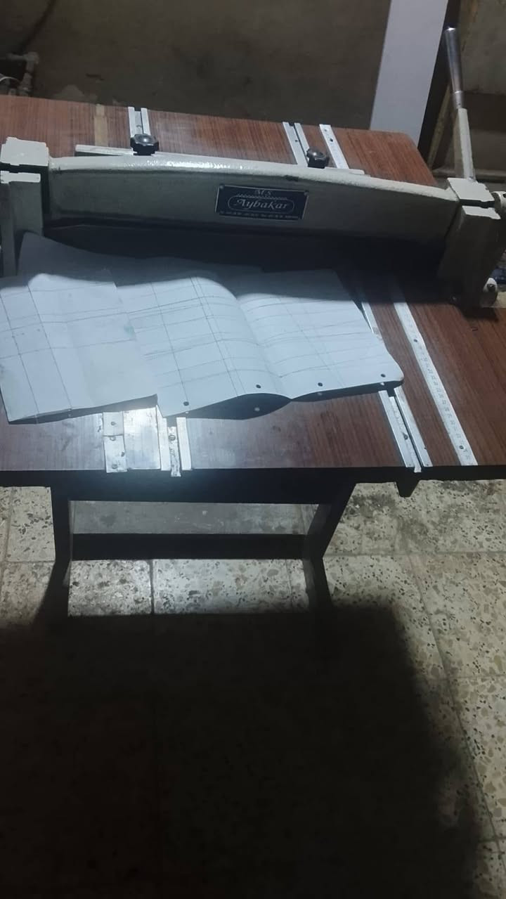 ماكنة تخريم ورق تركيه للاعمال الشاقه حديد ثقيل *********** وات ساب
