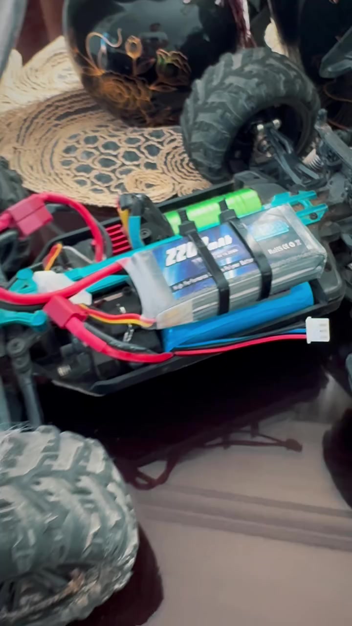 تخلص بطارية 🪫
حول على الثانية 🔋


**إذا كنت صاحب هذا الإعلان وتريد حذفه لأي سبب، رجاءا أرسل رسالة إلى الدعم الفني**