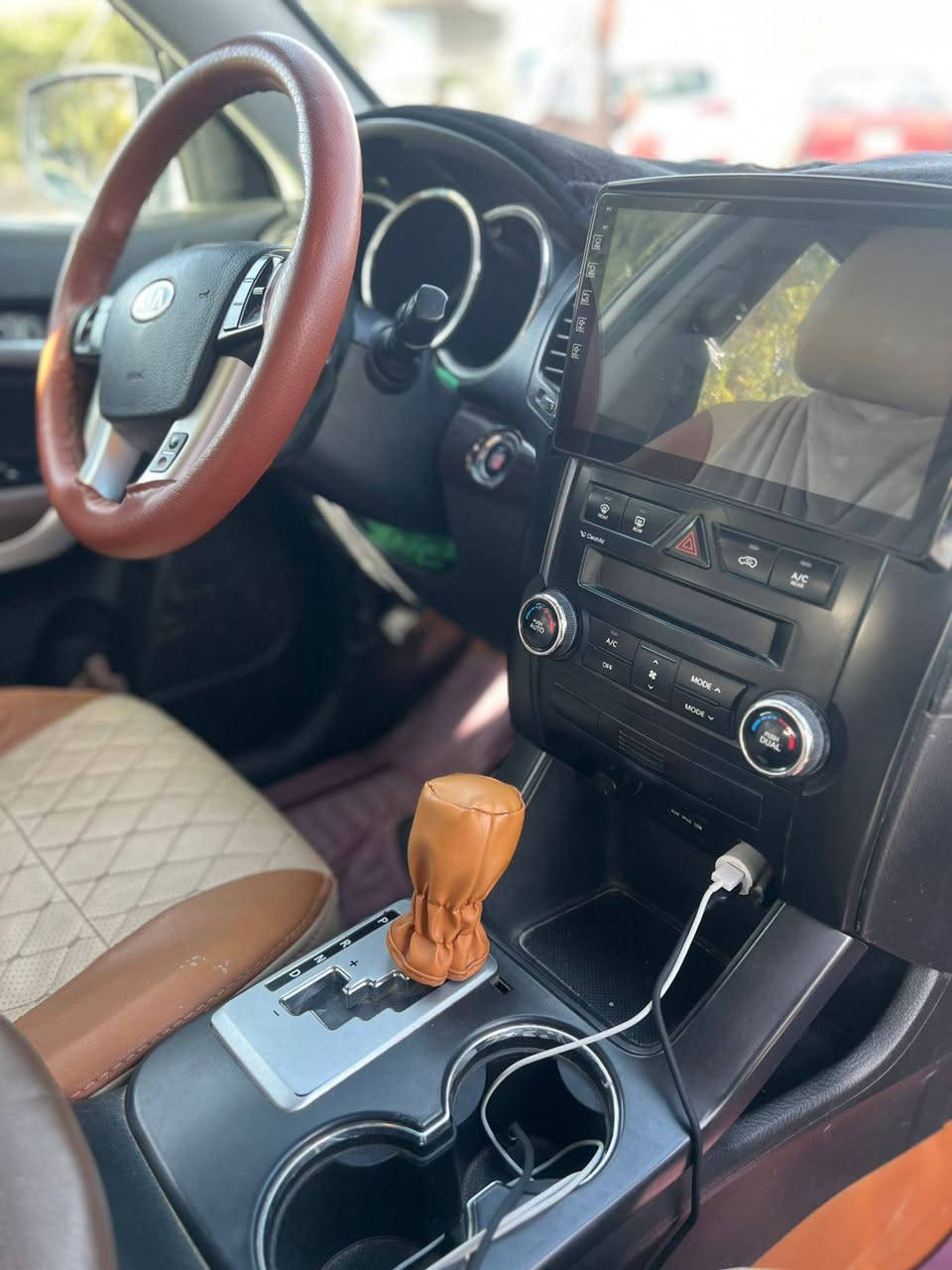 كيا سورنتو2012
رقم بغداد دولي بأسمي هزه جديده سنويه مجدده
فول مواصفات كويتي
بصمه
بنراما
داخل جلد قرميدي
كشن كهربائي
تحكم ستيرن
شاشه تاب اصليه +كامره خلفيه
حساس خلفي 
اشاير بالمري
زراك لايت
تبريد لمس
7راكب +3قطع تبريد
دفع رباعي
كروس سرعه
منضومة زنون اصليه
السياره جاهزه عل آخر حبايه حداديه تخم تاير باتري جديد
كير مكينه جاهزات  السياره مال جناي وجاهزه (ضررالسياره صبغ حزام ) لامتجايه ولامكلوبه بيها ضربه جانبيه جهة الصدر ونصبغت حزام عل اثره -العنوان بابل الكفل السعر127🔴 وبيها مجال
‏‪***********‬‏ للأتصال
