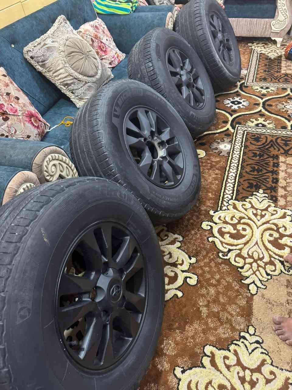 السلام عليكم اطارات ويل لاندكروز عدد5حجم285/65/17للبيع السعر350مع المجال العنوان كربلاء باب بغداد رقم الهاتف ***********/ ***********
