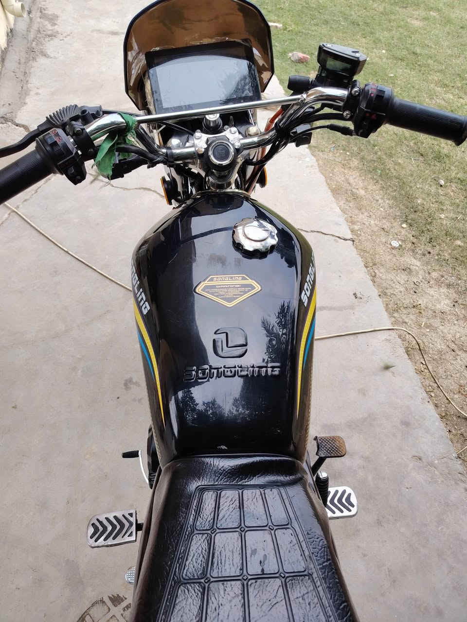 للبيع دراجة سيفان موديل 26 دراجة جديدة مابيه اي نقص محرك 200 دشبول شاشة ايباد بصمه تشغيل +  بصمه تشغيل عن بعد مكفولة كهربائيات كله محرك مكفول اوراق كارتونيه ومنفيس فقط بدون كمرك مكان بغداد المدائن سعر ٨٧٥ وبيه مجال قليل للاستفسار *********** واتساب الموشراي لايتصل ولا يعلق لحد يكسر بحلال العالم
