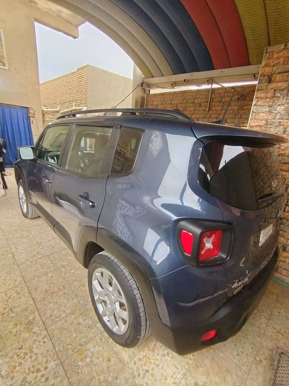 السلام عليكم
جيب رينكد موديل 2020  
كلين بدون حادث 
رقم بغداد السيارة باسمي للبيع فقط
السياره جديده بشكل غير طبيعي 
محرك 2400 سياره ماشيه 65 الف ميل
محرك كير حداديه تبريد كهربائي دواخل كله جديد
كلشي بيه شغال وبلادي
شاشه كبيرة وكامرة بلادي . بصمه. تحمكات. سايد بريك بصمه رادار امامي وجانبي وتوقف ذاتي وتحديد مسار
السيارة فور ويل 
صور امريكا موجودات 
مكانها ديوانيه 
اتصال ***********
 السعر ب 143
