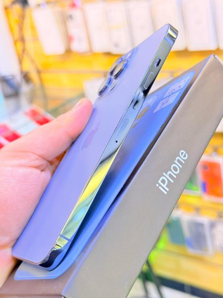 ايفون 13برو ماكس ذاكره 256بطاريه 95%‎جهاز اخو جديد زلغ واحد مابي وتر بروف جهاز بمعنه كلامه نضيف نموذج Mاصلي لا مفتوح ولا مصلح  لوان بحري  مميز 
سعر 750 بي مجال قليل رقم ***********
