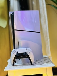 بلايستيشن ٥ سليم • استعمال ١٥ يوم • ملحقات أصلية