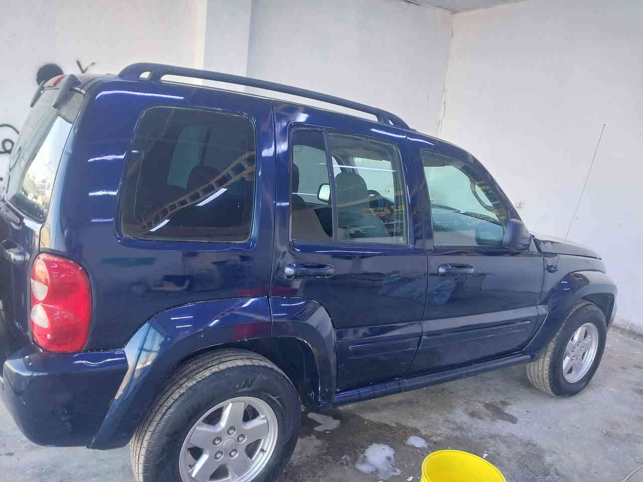 تحيه طيبه للبيع فقط قطعتين جيب لبرتي ٢٠٠٧رقم بغداد الانكليزي السيارات جاهزات من كل النواحي كير ومكينه وحداديه وتخم تاير سعر القطعه ٧٥ورقه للاستفسارعلى الرقم ***********مكان السيارات واسط النعمانيه والرقم المذكور بيه واتساب
