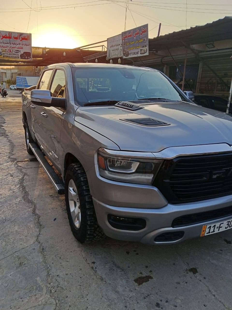 السلام عليكم رام لون ستار ٢٠٢٢حادث بنيد وجامرلغ وهنا صار بيها صبغ شبر بجامرلغ خلفي باب طويل بدي قصير  المرغوب  
باسمي السيارة تحويل مباشر السعر ٢٦٠


**إذا كنت صاحب هذا الإعلان وتريد حذفه لأي سبب، رجاءا أرسل رسالة إلى الدعم الفني**