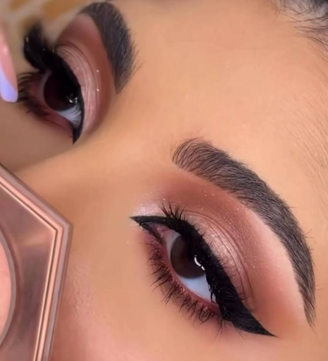 هلاوو بنات ❤️
الي عدها حفلة تخرج او مناسبه او عروس ومحتاره وين اتروح الحل عندي بشهادة الزبائن والحمډِلُلُهْ 🤲🏻🌸
الشغل حسب الطلب / ميكب + تساريح اي مويل +نقش حنه + أحفافه + اضافر 
شغلي لزبائني 👇❤️


**إذا كنت صاحب هذا الإعلان وتريد حذفه لأي سبب، رجاءا أرسل رسالة إلى الدعم الفني**