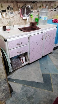 باب • خزانة • موجوده