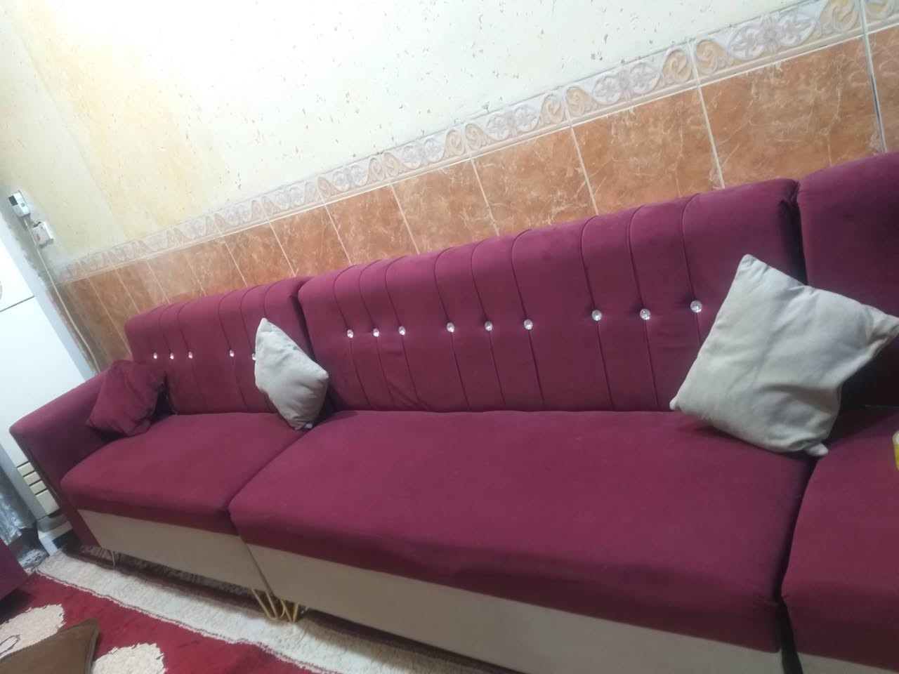 سلام عليكم  مكلف بالنشر تخم ١٤متر يكفي استقبال وهول مثل ما واضح بل تصوير واكو بعد قنفات هواي ما مصورهن تفاصيل اكثر على الرقم ***********
