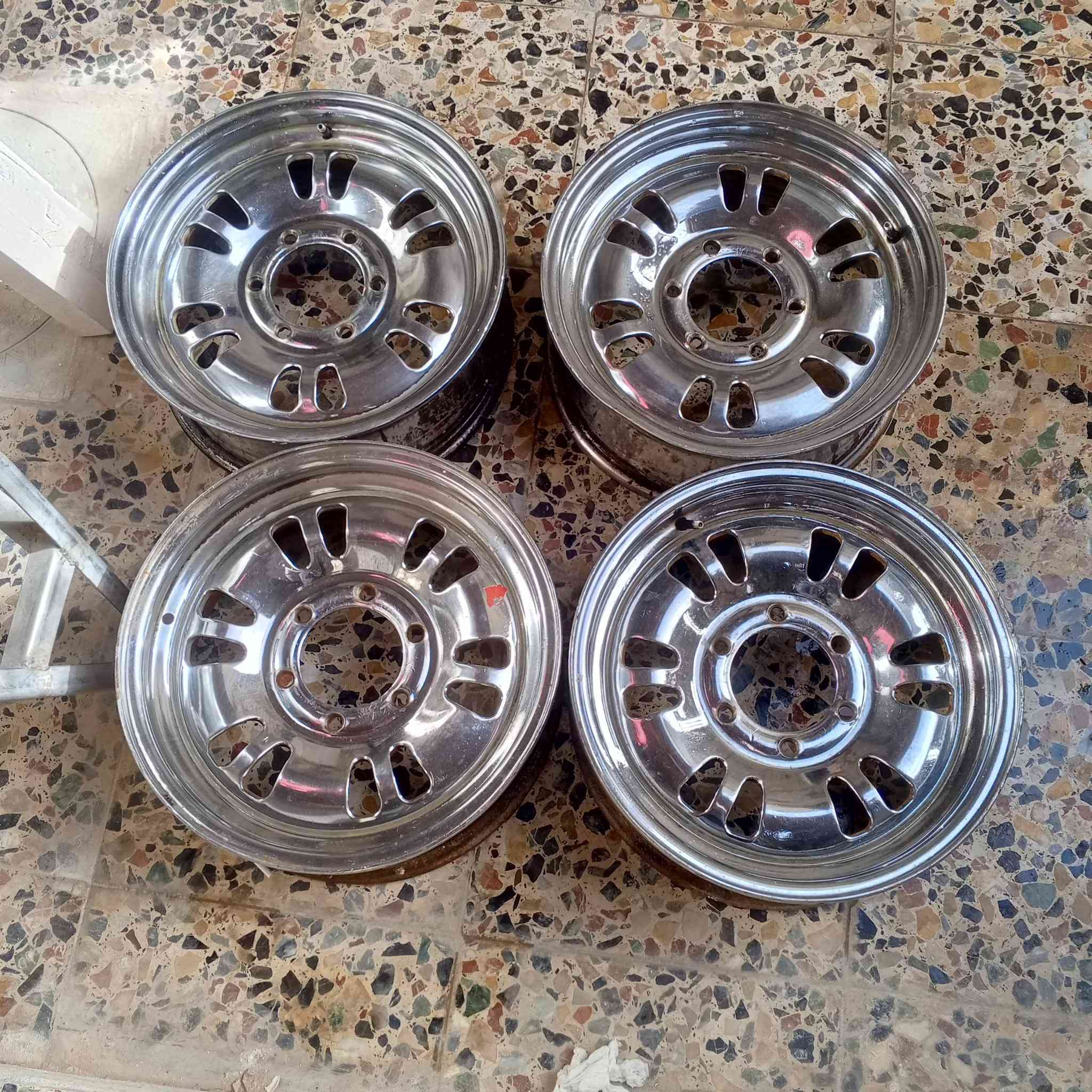 وياله حجم 16 نضيفات السعر 200 بغداد العبيدي ***********
