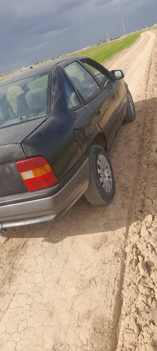 السلام عليكم اوبل فكترا موديل ٩٢ حجم ١٦ فحص نينوى شرط التحويل وكابون داخله هزه جديد بشرط تكمل باقي الرسوم وتحول السعر ٢٧  واي استفسار خبر مكان الأيمن الغزلاني *********** بيه واتساب
