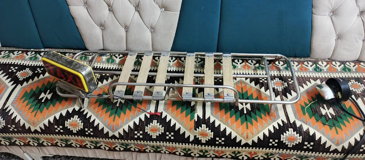 سلام عليكم
من رخصه الادمن سيبايه جنطه ترهم على اي سياره جديده ونظيفه وياها علامه تكسي ام النشره بس تنربط للبيع ب40  وبيها مجال قليل  بس *********** متواجد خاص بس النشره ب20 ماخذها وسيبايه معروف سعرها
