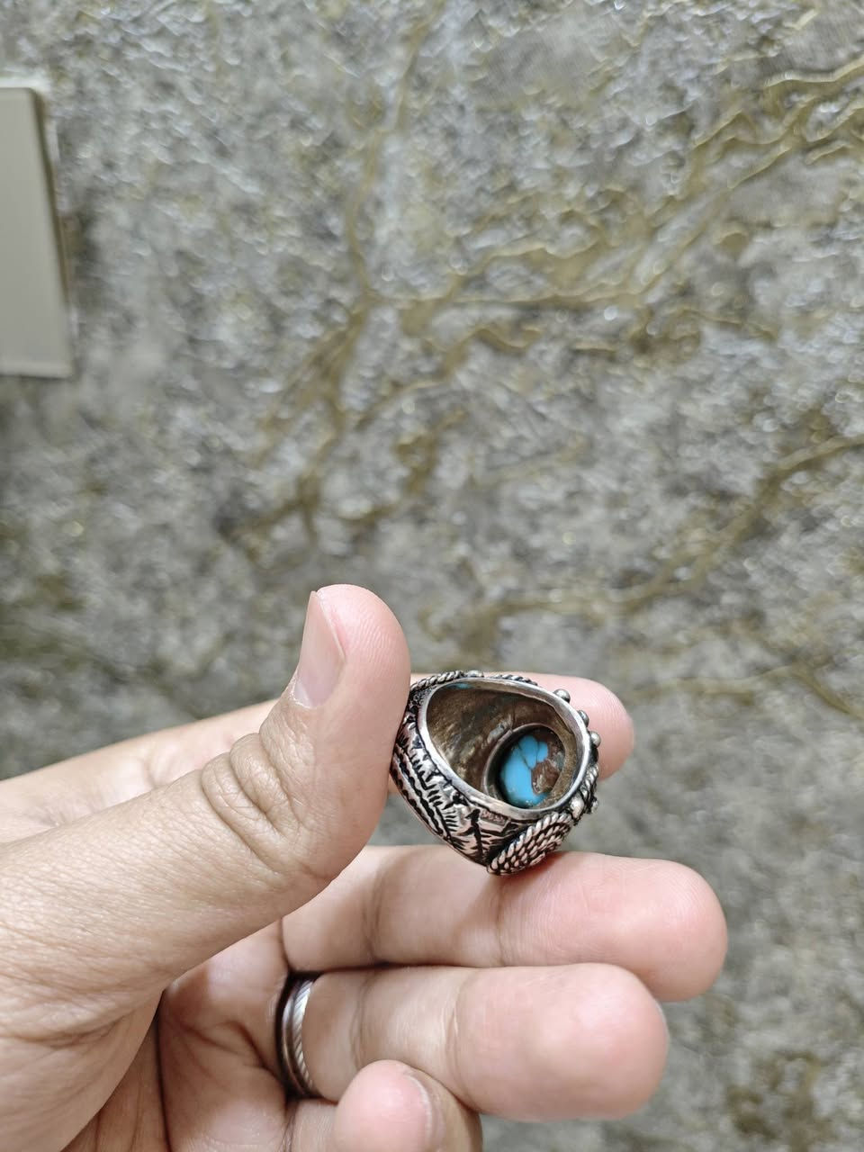 السلام عليكم 🌹
فيروز صافي 💙 قطعة تحفة بمعنى الكلمة 
صياغة وليد خالد معروف على مستوى العراق 
وتكدر تدزلة المحبس وتجي تفحص وين ما تريد انا حاضر 
عن نفسي اخذتة غالي نزلتة أعلى سعر ابيع


**إذا كنت صاحب هذا الإعلان وتريد حذفه لأي سبب، رجاءا أرسل رسالة إلى الدعم الفني**