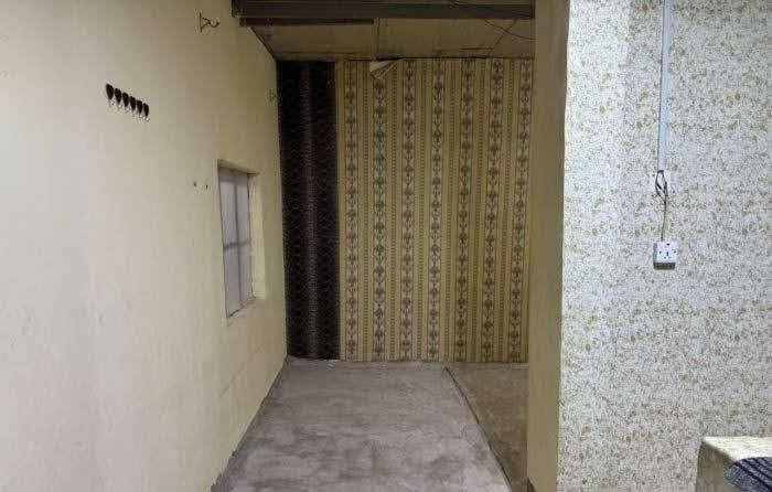 بيت للايجار...
المساحه 100 متر

يتكون البيت غرفه كبيره ودوانية وهول استقبال ومطبخ تركي حمام داخلي وخارجي وطارمه الاجار 300

عنوان البيت ابو الخصيب كوت ثويني
ستفسار ***********
ابو عباس
