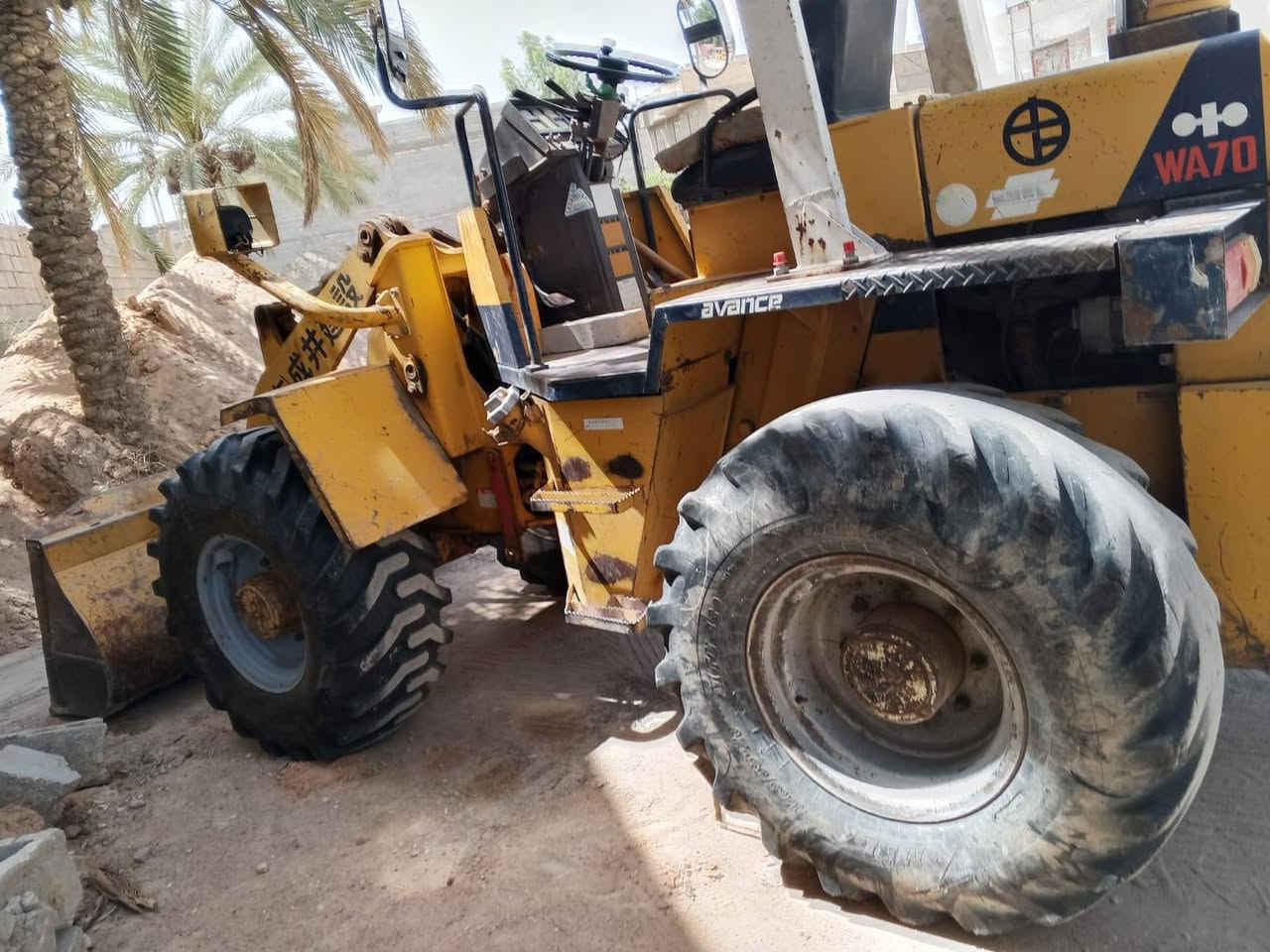 السلام عليكم شفل كوماتسو للبيع رقم بغداد بسمي تحويل مباشر دفع ورفع خير من الله مكينه جديده السعراتصال***********

