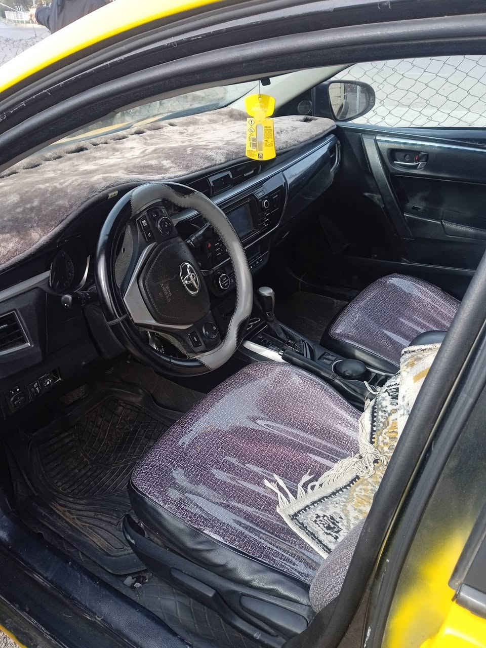 كورلا للبيع مطلوبه كمرك و مكلوبه السياره غاز بانزين السعر 75 رقم الهاتف ***********
