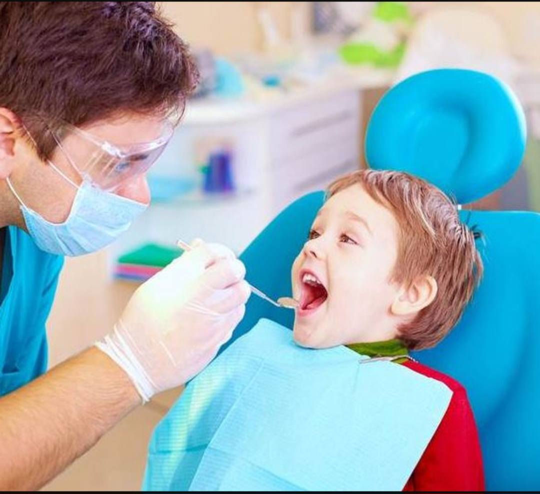 السلام عليكم تعلن عيادات جامعة بابل / كلية طب الاسنان 
إستقبال الحالات التالية  (مجانا) فقط سعر الباص  :
1_قلع الاسنان والجذور التالفه.
2-حشوات دائمية ضوئية وحشوات جذور.
3-تعويض الاسنان المفقودة بطقم كلي 
4-تنظيف الاسنان وازالة التكلسات.
5- معالجة اسنان الاطفال(قلع الاسنان اللبنية/حشوات/تنظيف/وقاية الاسنان من التسوس بإستخدام الفلورايد).
6_  تقويم اسنان متحرك
7_ مشاكل في الفك الصدغي وتقرحات في الفم واللسان 
 للحجز والاستفسار تواصل على الخاص 
او واتساب على الرقم📞 :-  ***********
العنوان🗺 : عيادات طب الاسنان_ حي الاسكان_ قرب الكراج الموحد
