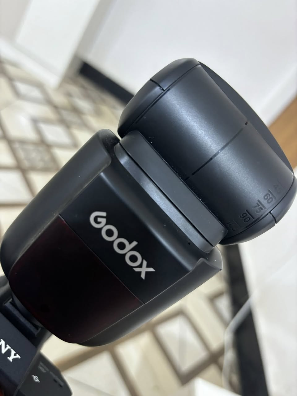 كامره سوني  a7lll
عدسه سكما24-70

مستشعر: مستشعر CMOS كامل الإطار بإضاءة خلفية (Back-illuminated) بدقة 24.2 ميجابكسل. 
معالج الصور: معالج BIONZ X مع شريحة أمامية LSI. 
التركيز البؤري: نظام هجين متطور يضم 693 نقطة تركيز بؤري لاكتشاف المرحلة، مع تتبع ممتاز للعين والوجه. 
سرعة التصوير: تصل إلى 10 إطارات في الثانية (fps) مع تتبع التركيز التلقائي (AF) والتعرض التلقائي (AE)، وحتى 8 إطارات/ثانية في وضع العرض المباشر، مع إمكانية التصوير الصامت. 
الفيديو: تسجيل فيديو 4K UHD مع دعم HLG و S-Log3 لتدرجات لونية واسعة. 
الشاشة: شاشة LCD تعمل باللمس وقابلة للإمالة. 
البطارية: تتميز بعمر بطارية طويل جدًا مقارنة بالكاميرات الأخرى في فئتها. 
الجسم: تصميم مدمج وخفيف الوزن مع متانة موثوقة. 
تعتبر خياراً ممتازاً لـ:
تصوير المناظر الطبيعية، البورتريه، والأحداث. 
المصورين الذين ينتقلون من كاميرات APS-C إلى إطار كامل. 
من يبحث عن توازن بين السعر والميزات الاحترافية، خاصة أنها تشترك في ميزات مع طرازات أعلى مثل α7R III و α9. 

‭0782 682 9824‬
