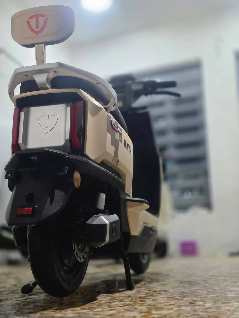 دراجة ريان
بصمه 
صندوق كهرباء 
٦ باتري 
دراجه جديدة 
استخدام كلش قليل 
للبيع مكاني بغداد 
الشراي يراسلني يتصل باليعجبك 
متواجد واتساب 
***********
