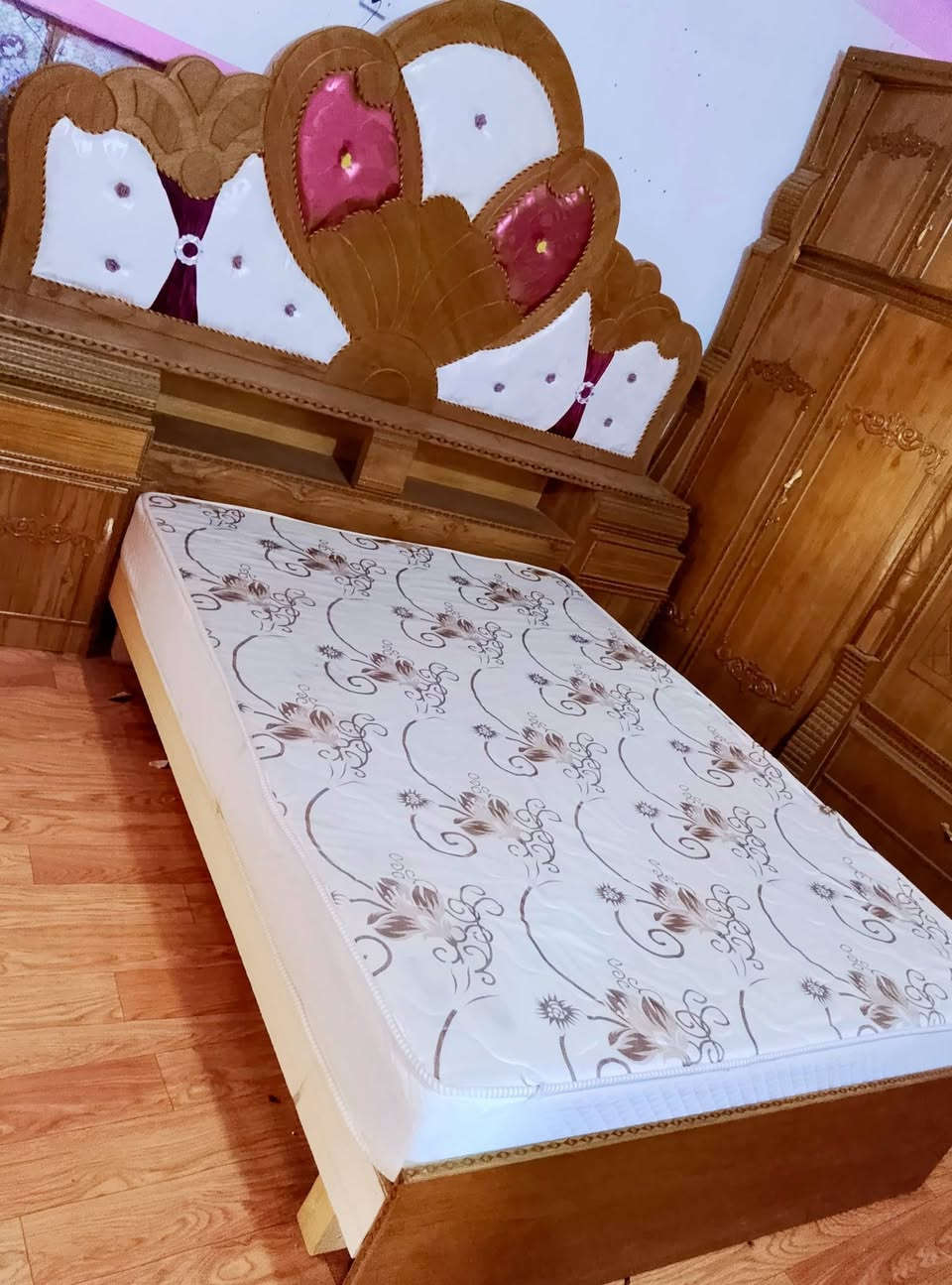 غرفه اخشاب عراقيه جديده صارلي 6اشهر من مشتريهه سعر 900 وبيهه مجال الطيبين الرقم***********/***********
