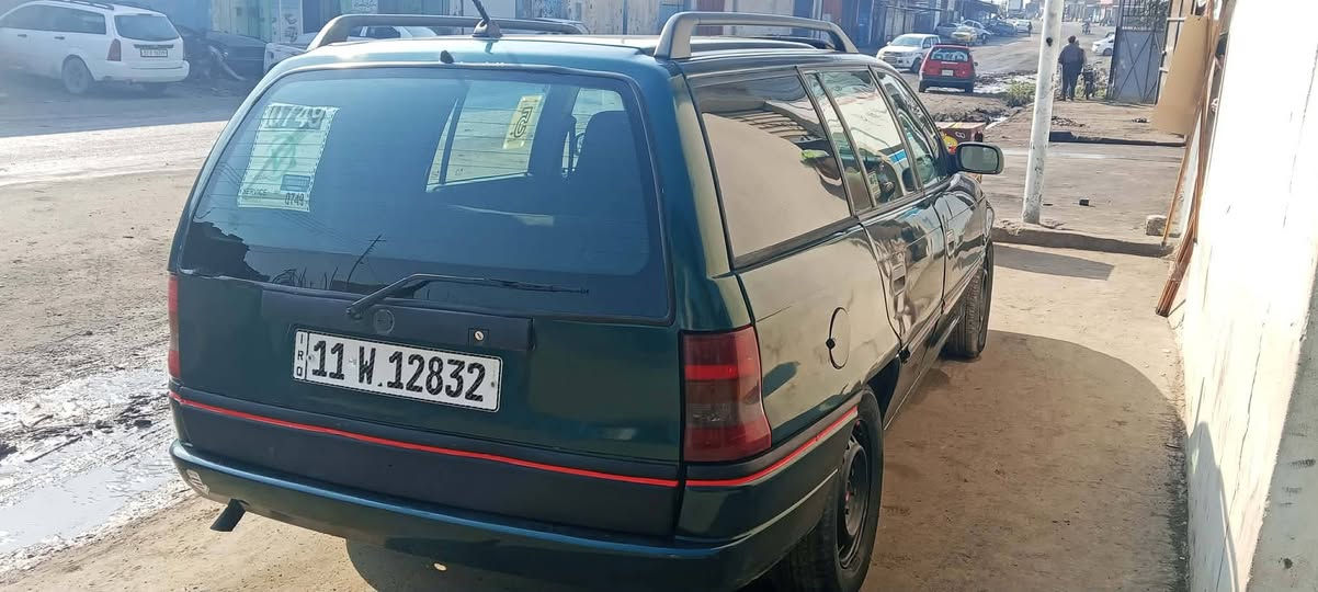 السلام عليكم
للبيع استره
كير توماتيك
محرك 16 نوزل 
موديل 1994
رقم بغداد جديد
سنويه لي 2031
هزه جديده
قفل مركزي
استيرن بور
يربكات
طخم تاير جديد
طخم جديد
باتري جديد
مكاني موصل
السعر51وبيها مجال قليل
رقم الهاتف
***********
