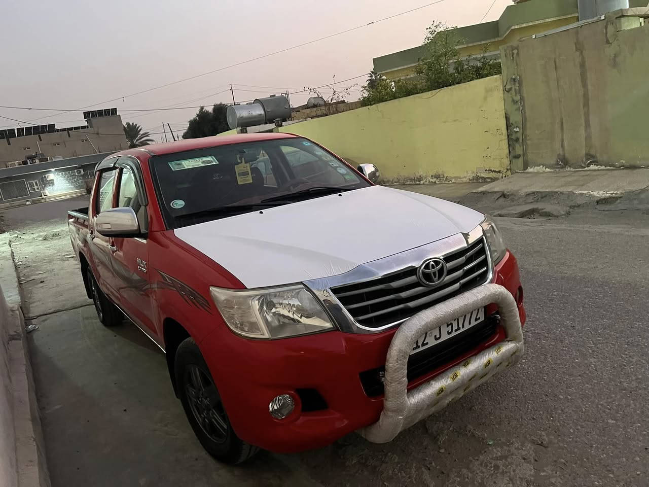 سلام عليكم 
بكم هايلوكس للبيع
موديل 2012
ضرر باب خلف سايق وشويه بل بودي 
كير ومحرك شرط 
تواير وصدر جدد 
السعر 170 وبيها مجال 
الرقم ***********
