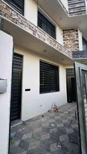 🏠 / #دارللبيع مساحة 130م طابو زراعي سند25 
(#علمان بأن الدار فارغ ستلام مباشرة )

الطابق الاول/ مطبخ . أستقبال. هول . غرفه . مجمع صحيات. 

 

الطابق الثاني /غرفتين . كلدور .مجمع صحيات

🌎 #الموقع شارع80/حي القضات خلف سكلة العلم 

          (عرض الشارع 10م  مجاري قريب ع شارع 80)

           

للأستفسار اكثر  مراجعة المكتب

***********

 #عنوان المكتب ع شارع 80 مقابيل محطة اضواء الحله.
