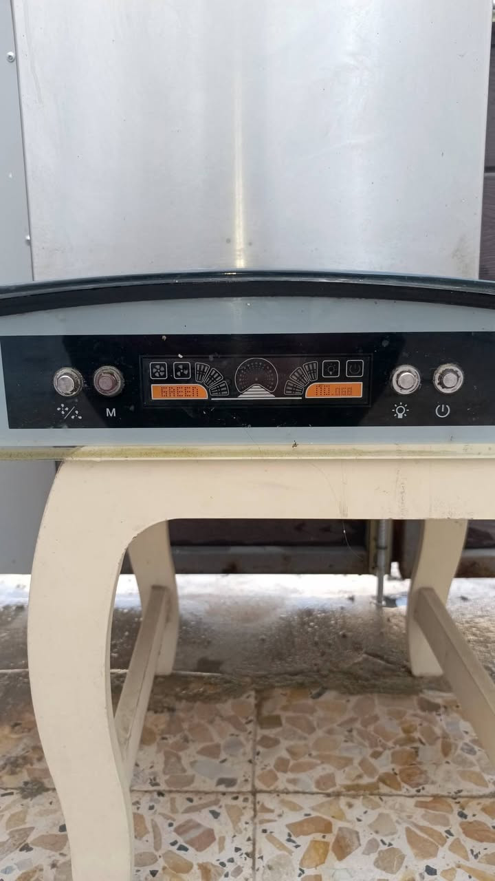 السلام عليكم ساحبه البيع نضيفه فول كدام عينكم وشغاله عل فحص السعر 75وبيه مجال ***********
