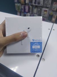 ايربودز برو ٢ • علبة MagSafe • كفالة ١٢ شهر